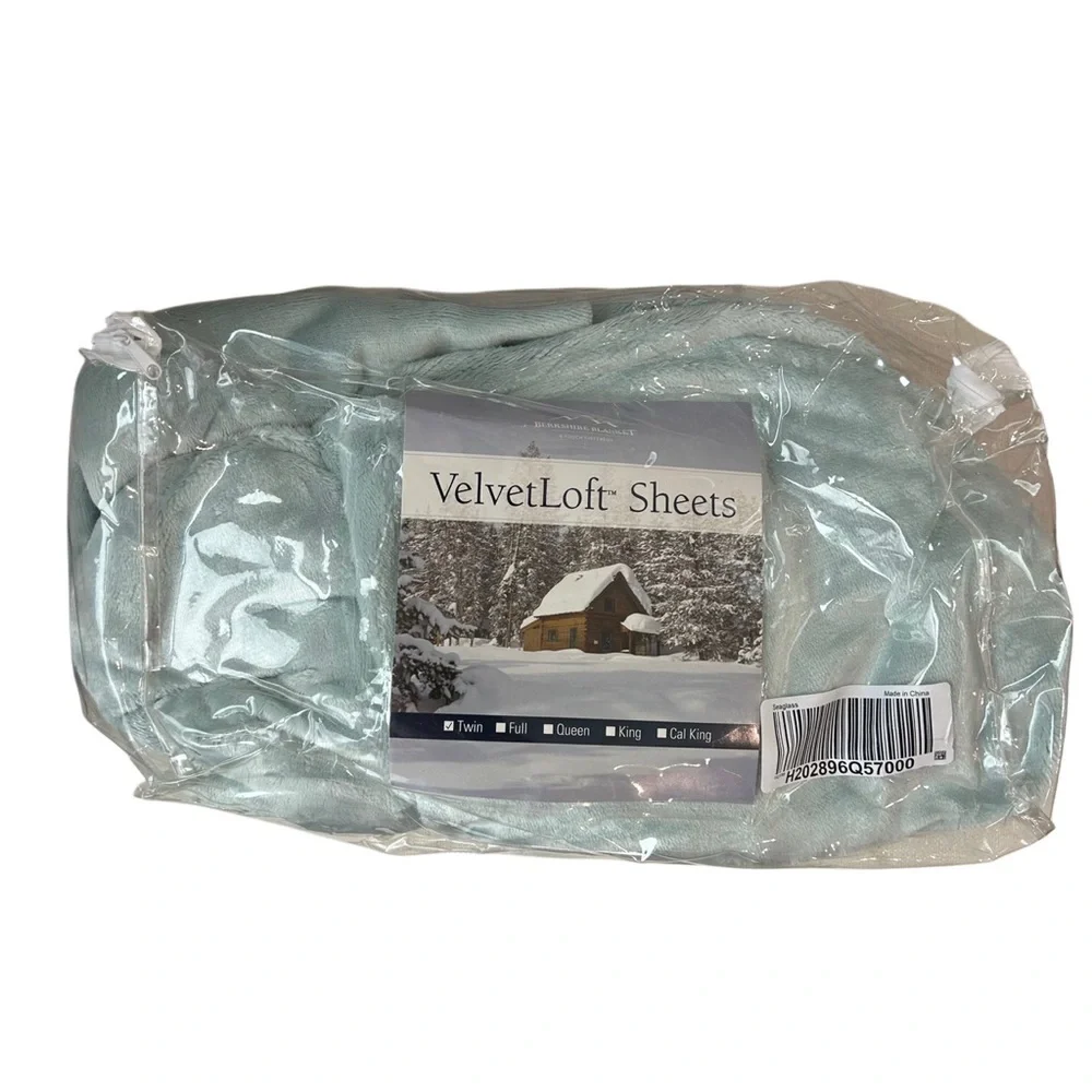 Berkshire Blanket VelvetLoft Sheet Set - Twin - Seaglass Blue NEW